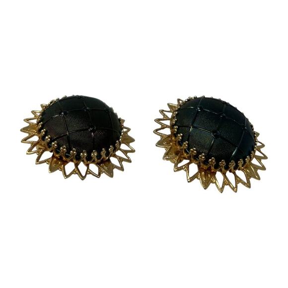 Vintage 50's Gold Tone Filigree Dark Green Button Iridescent 1.5" Clip Earrings - Picture 5 of 11